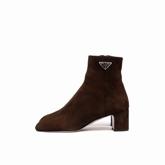 1.6k.$ Prada Brown Suede Block Heel Ankle Side Zip Triangle Logo Boots 35 US:5 - Picture 5 of 14